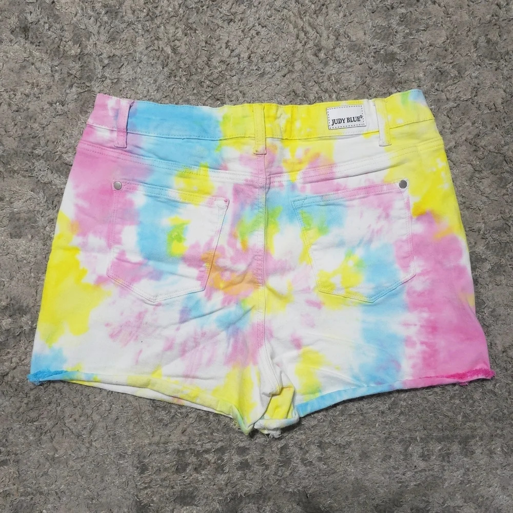 JUDY BLUE Nwot Swirl Multi Color Tie Dye Shorts, White, Frayed Hem, Stretch, XL - Picture 10 of 16